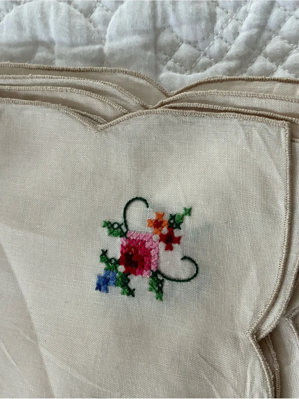 Set Of 12 Embroidered  Table Napkins Vintage Style  NWOT